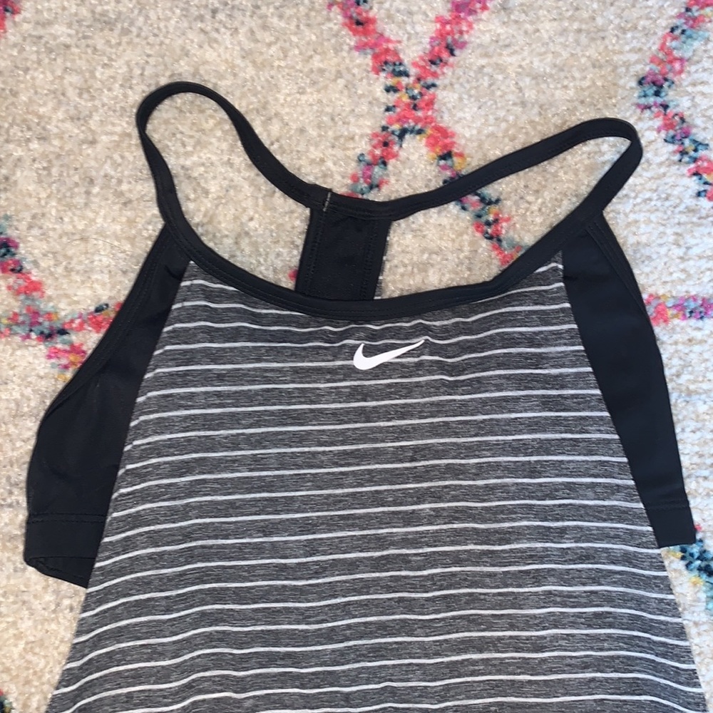 Nike Tank Top - Picture 2 of 3